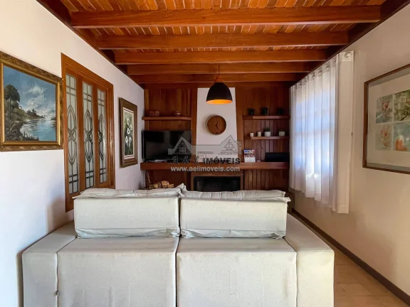 Imagem Casa à venda em Campos do Jordão - Com 97 m2, área gourmet e suíte