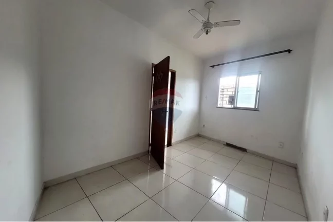 Imagem Casa à Venda com 3 quartos em Bento Ribeiro