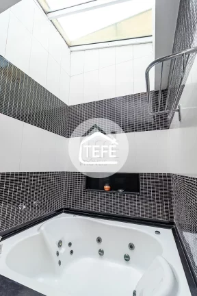 Imagem Casa com 415m² com 3 SUÍTES em Condomínio fechado no Recreio dos Bandeirantes