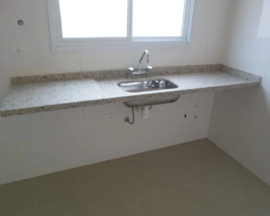 Imagem Apartamento à venda no Guarujá na Praia das Pitangueiras.