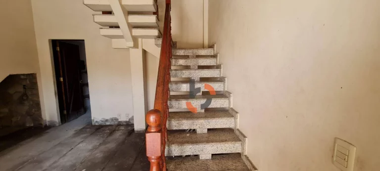 Imagem Casa com 4 dormitórios à venda, 452 m² por R$ 550.000,00 - Cerâmica - Nova Iguaçu/RJ