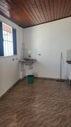 Imagem Casa para locação - 2 dormitórios e vaga de garagem