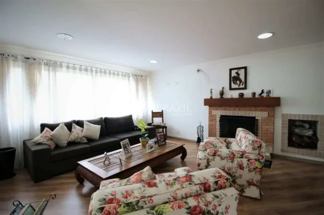 Imagem Casa à venda, com 5 quartos, 283m2