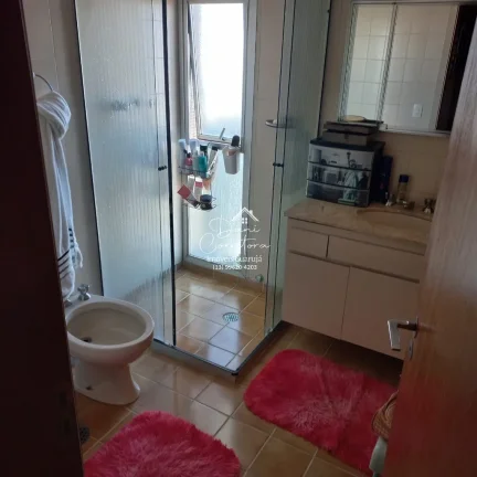 Imagem Apartamento à venda no Guarujá na Praia das Pitangueiras.