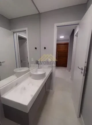 Imagem Sobrado em condominio com vista de frente pra a pedra grande