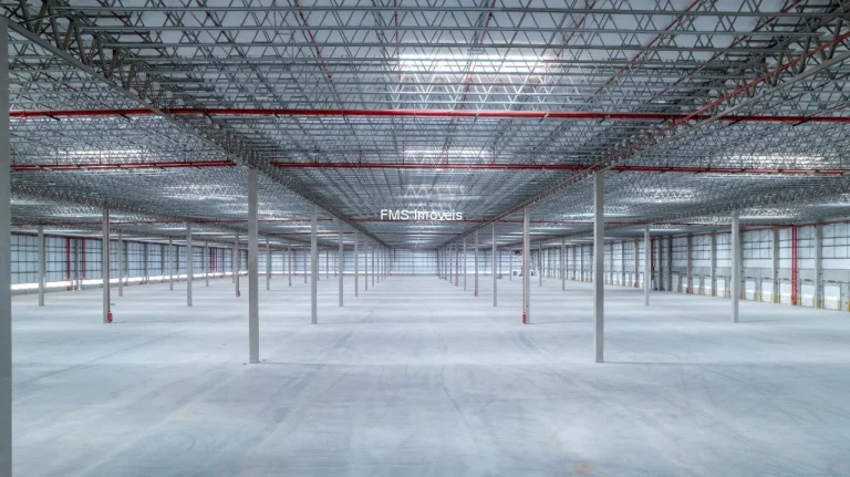 Imagem Galpão Comercial de Alto Padrão para Locação em Franco da Rocha-SP - Glebas: 10 Banheiros, 20 Vagas, 11.269,53m² de Área