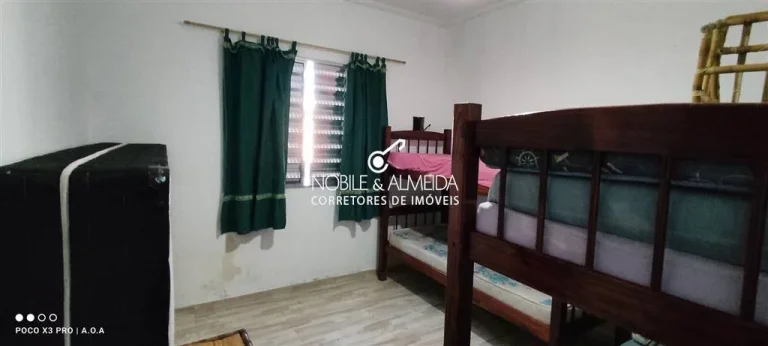 Imagem Casa térrea geminada.
50 metros da Orla.