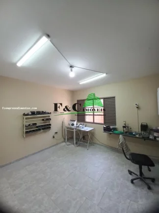 Imagem Sobrado para Venda em Limeira, Jardim Esteves, 4 dormitórios, 1 suíte, 3 banheiros, 3 vagas