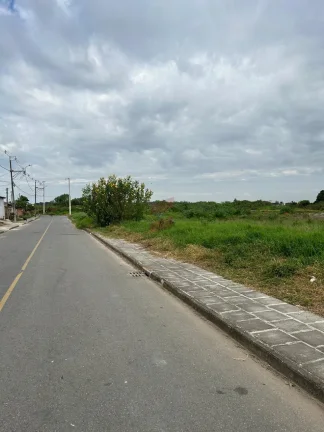 Imagem Excelente terreno medindo frente 18,55m, lado esquerdo 64,40m, lado direito 68,70m e fundo com 19,28m, totalizando 1.250m².
Rua com rede de esgoto e asfalto.