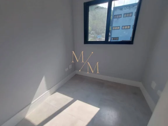 Imagem Sobrados Triplex NOVOS 3 suítes, 3 vagas, com piscina a venda no Marapé