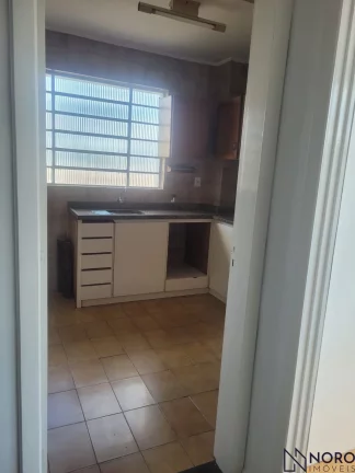 Imagem Amplo apartamento no centro de Santa Maria, sala para 02 ambientes com lareira e