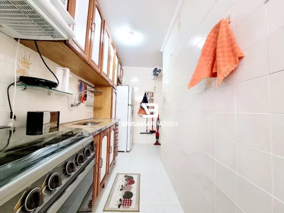 Imagem PITANGUEIRAS- UMA QUADRA DO COM VISTINHA PARA A PRAIA , GARAGEM NO PRÉDIO, TOTALMENTE REFORMADO.