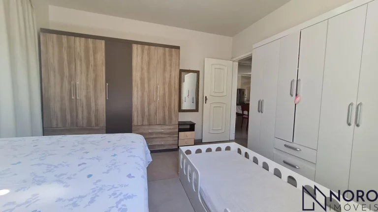 Imagem Casa Espaçosa com Edícula e Amplo Pátio - Bairro Nossa Senhora do Perpétuo Socor