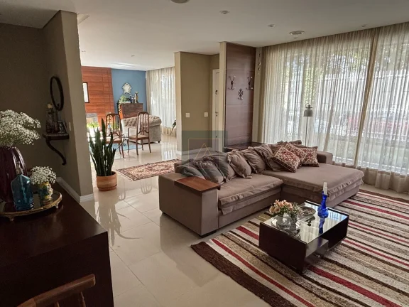 Imagem Residência térrea de Alto Padrão - JARDIM SOCIAL. 250m² privativos. 4 vagas. 4 quartos sendo 1 suíte Master.