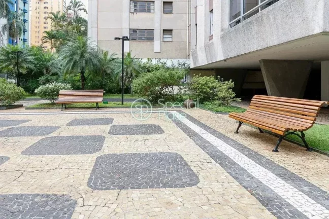 Imagem Excelente apartamento com 150m² no Jardim América. Amplo living para dois ambientes, sala de janta...