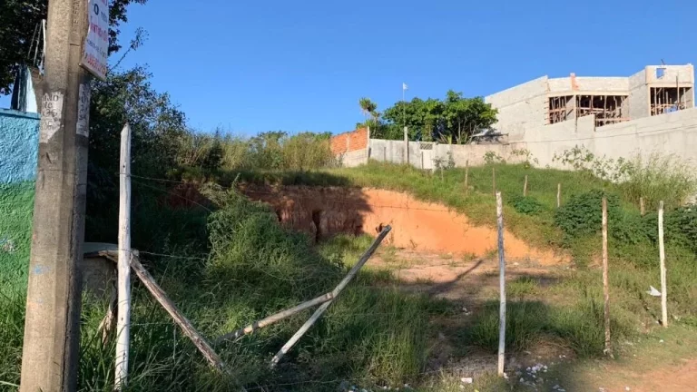 Imagem Terreno à venda, 898 m² por R$ 550.000,00 - Jardim Piatã A - Mogi das Cruzes/SP