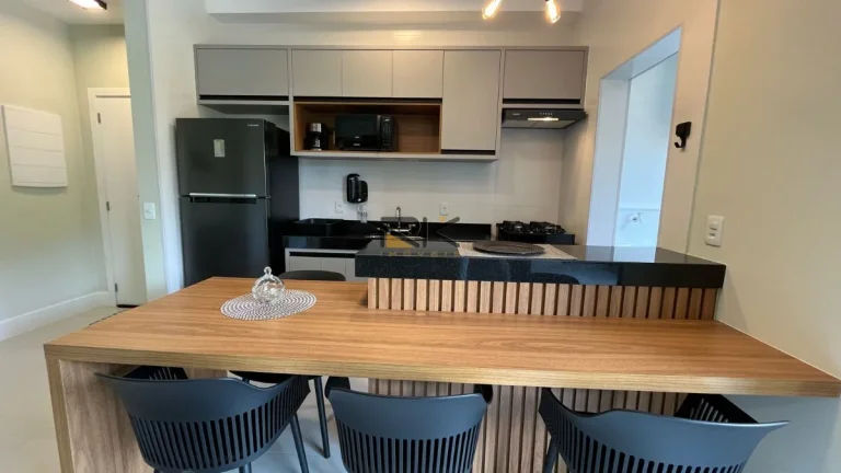 Imagem APARTAMENTO NA ENSEADA COM 2 SUÍTES,SALA 2 AMBIENTES,VARANDA GOURMET COM CHURRASQUEIRA