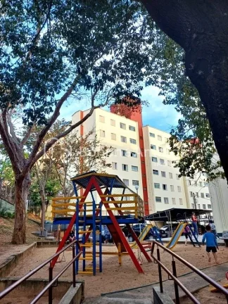 Imagem Apartamento térreo a venda, 2 dormitórios, Suíte, Living, cozinha com armários, lavanderia, 1 vaga coberta.