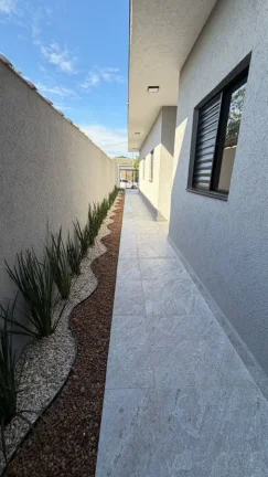 Imagem Casa para Venda em Itanhaém, Nova Itanhaém (Interior), 2 dormitórios, 1 suíte, 1 banheiro, 2 vagas
