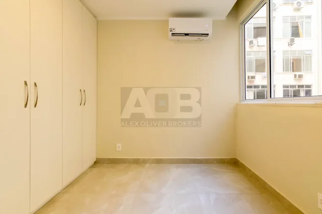 Imagem Apartamento à venda em Copacabana, 2quartos, 75m2, Rua Inhangá.