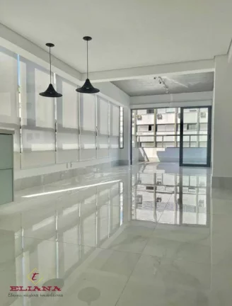 Imagem Cobertura em São Paulo, Vila Nova Conceição, com 2 quartos, 160m²