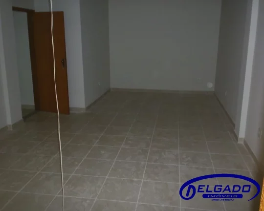 Imagem DELGADO aluga SALA COMERCIAL (predio com elevador) com 35m2 - CENTRO de Itaboraí-RJ.