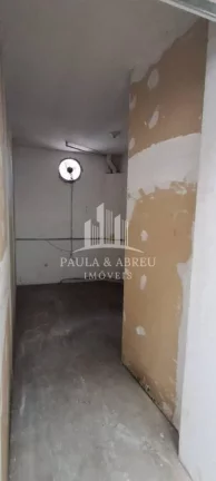 Imagem Aluga-se Galpão Fantástico 245m², Vão Livre, 3 portas, 2 Banheiros, Cozinha, Mezanino 45mts, no Jardim Itapeva, Mauá-SP