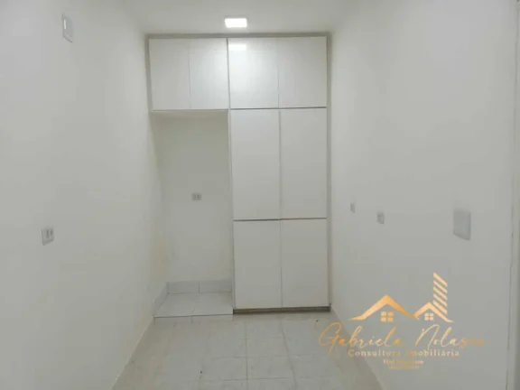 Imagem Apartamento Reformado à Venda: Charme e Conforto Próximo à Praia