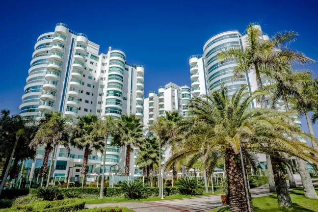 Imagem Apartamento frente mar pronto pra morar! Com 3 suítes e 4 vagas de garagem na Praia Brava - Itajaí