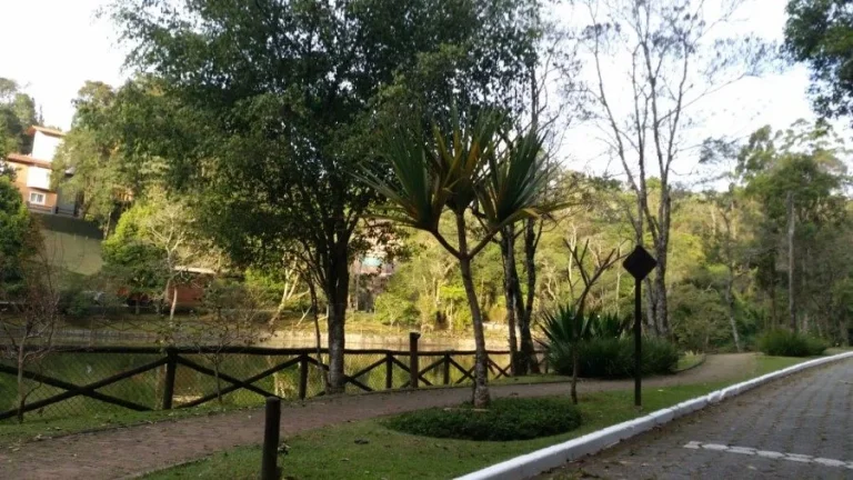 Imagem Casa em condomínio para Venda por R$3.600.000,00 com 650m², 4 salas, 5 banheiros e 4 vagas - Serra da cantareira, Mairiporã / SP - Cód. BDI13848
