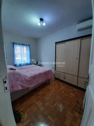 Imagem Casa térrea, com edícula, localizada no pitoresco Jardim Eulina, em Campinas! Com três quartos, s...