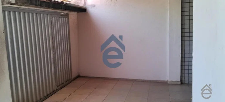 Imagem Casa na Jatiuca, 4/4, 2 salas, 2 vagas, ótimo investimento, prox Maceió Shopping