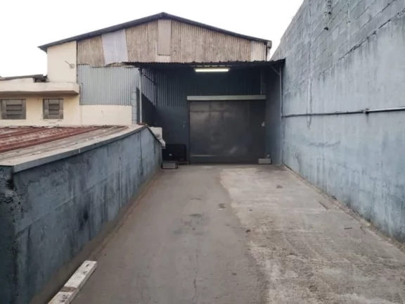 Imagem Aluguel de Galpão Comercial de 996m² em Santo André-SP, Bairro Campestre, 5 Banheiros Inclusos!