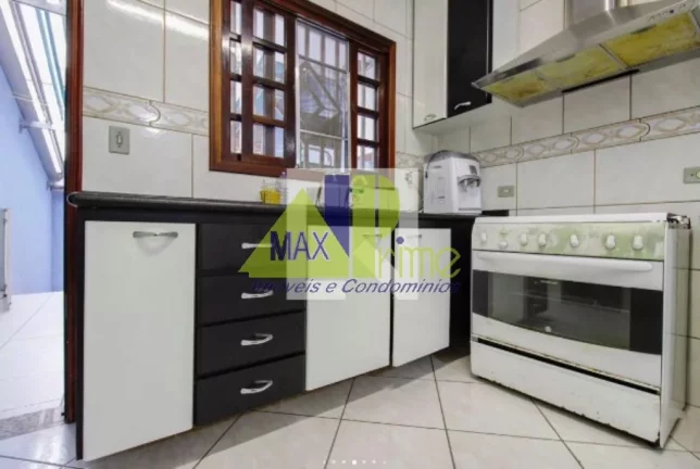 Imagem Oportunidade única: Casa espetacular para alugar no coração da cidade! 3 quartos amplos, churrasqueira, 5 vagas de garagem