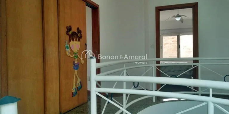 Imagem Sobrado, projeto em Y, 4 quartos, 3 suítes. No térreo: sala de estar com lareira, sala de jantar, ...