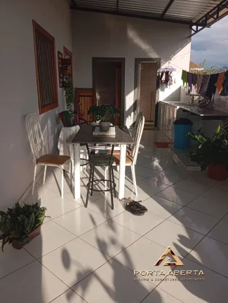 Imagem Casa única no lote Ideal - cod 1581