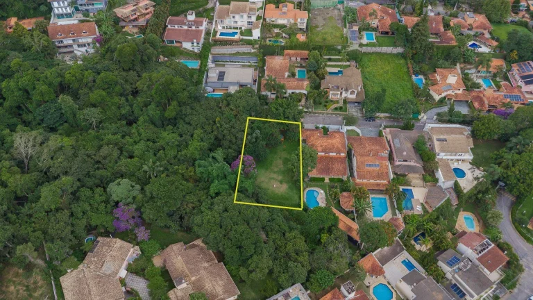 Imagem Terreno à venda em Carapicuíba divisa da Granja Viana