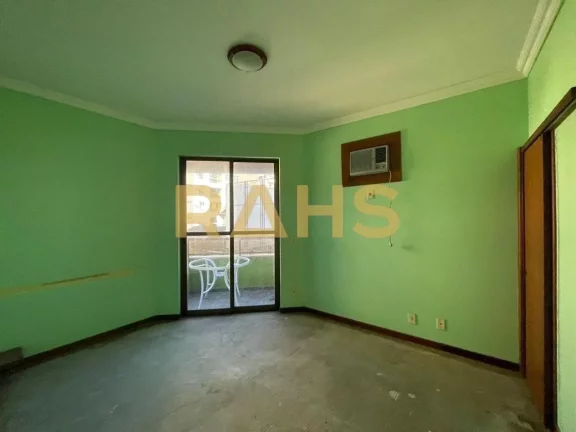 Imagem Apartamento com área privativa de 205,840 m², localizado no bairro Bucarein, possuindo 2 vagas de ...