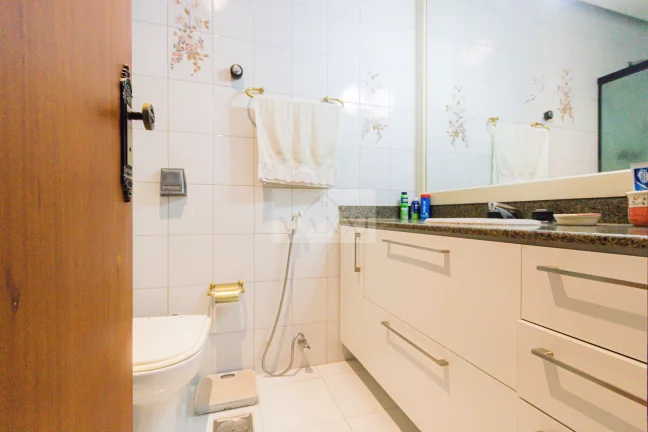 Imagem Vendo Apartamento com três quartos - Tijuca, Rio de Janeiro/RJ