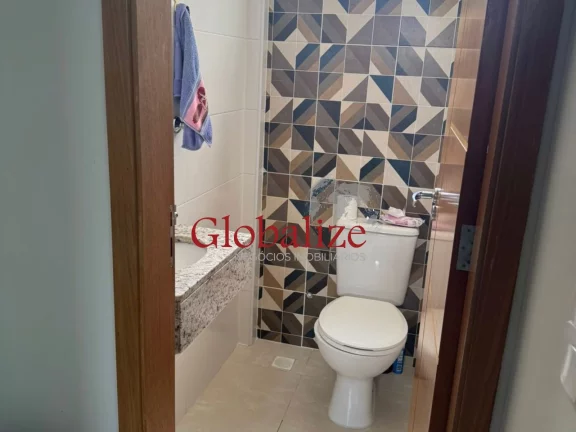 Imagem Casa em Villagio com 2 Dormitórios e Garagem para 3 Carros ? Santos R$ 885 mil