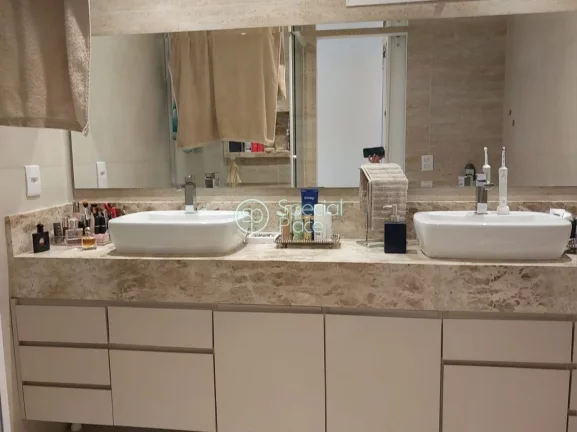 Imagem Excelente cobertura reformada no Panamby. Possui uma vista privilegiada, com privacidade, em condomÃ...