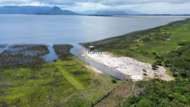 Imagem casa com lagoa, acesso a lagoa, lagoa, piscina, condomínio