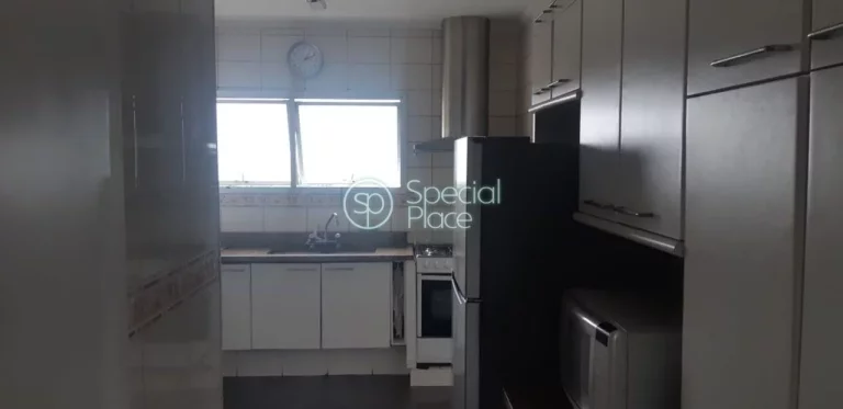 Imagem Apartamento com 240m², 4 dormitórios, sendo 3 suítes, 4 vagas, living para 3 ambientes, varanda, ...