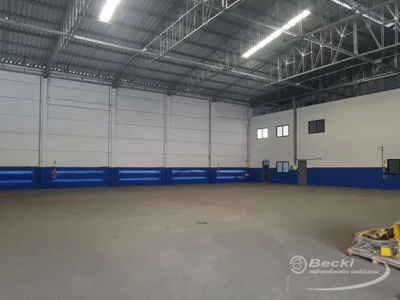 Imagem Galpão 1.500m² com Doca para Alugar em Joinville – Becki