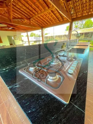 Imagem Venda de chácara no Balneário Riviera, Americana. 2 dormitórios, sala ampla , cozinha, lavanderia, banheiro, vaga de garagem, quadra, playground, pis