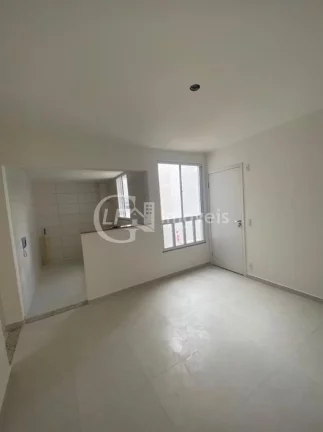 Imagem Apartamento à venda em Campo Grande-MS, bairro Tiradentes: 2 quartos, 1 sala, 1 banheiro, 1 vaga de garagem, 40m².