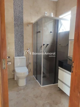 Imagem Localização Privilegiada: Condomínio seguro e bem localizado, próximo a escolas, farmácias, pos...