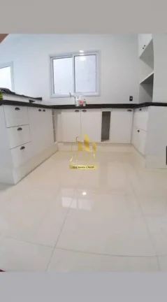 Imagem Sobrado 03 dorms (01St), 176m2, 02 vagas, Churrasqueira, Vila Suissa