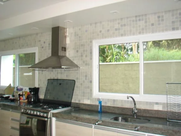 Imagem ILHABELA - CASA COM VISTA CINEMATOGRÁFICA. 4 SUITES E ACABAMENTO PRIMOROSO.