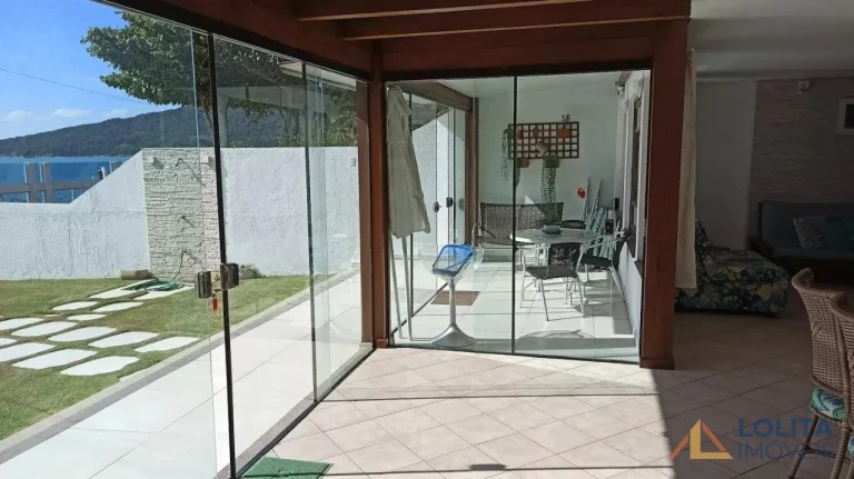 Imagem Casa à venda no Ingleses, de frente para o mar, Florianópolis/SC